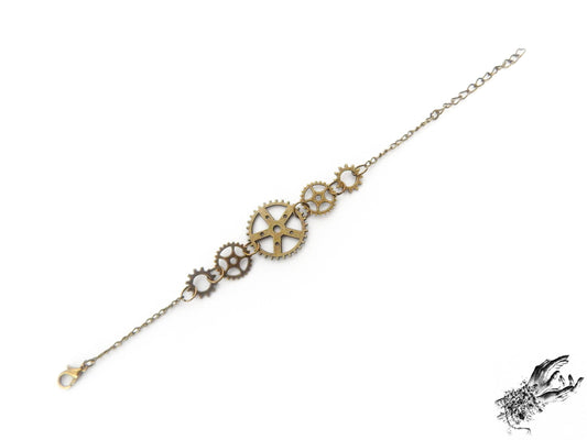 Antique bronze bracelet featuring Steampunk gear charms for a mechanical design, the perfect gift for vintage and Steampunk fashion in the UK