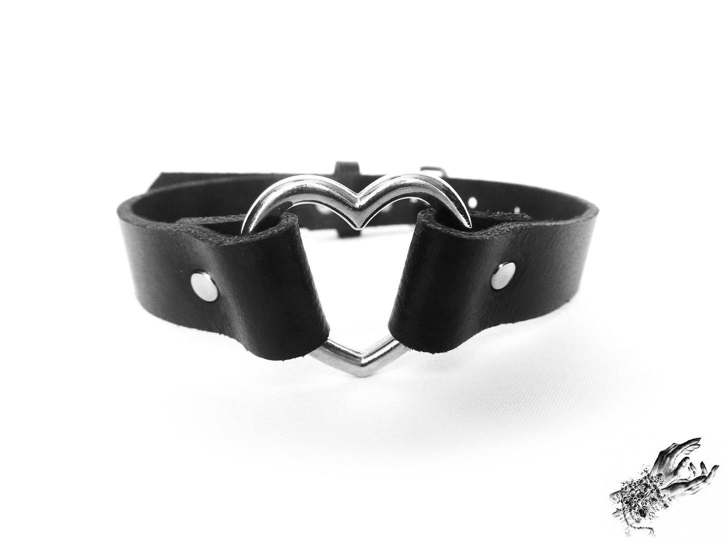 Black Heart Ring Choker