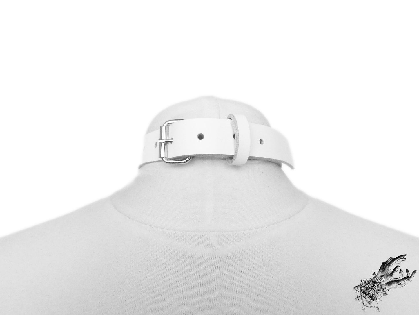 White Heart Ring Choker