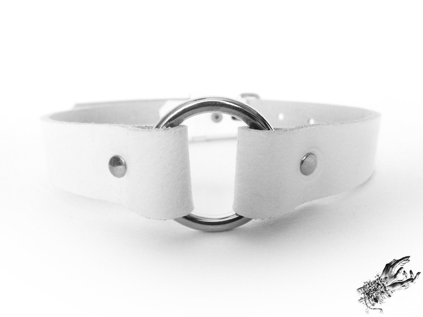 White O Ring Choker - 8th Sin